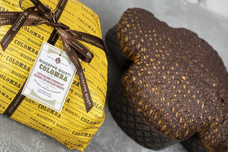 Muzzi Colomba with "Aceto Balsamic Vinegar of Modena IGP", 35.2 oz | 1 kg